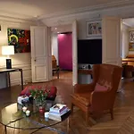 Rue De Paradis